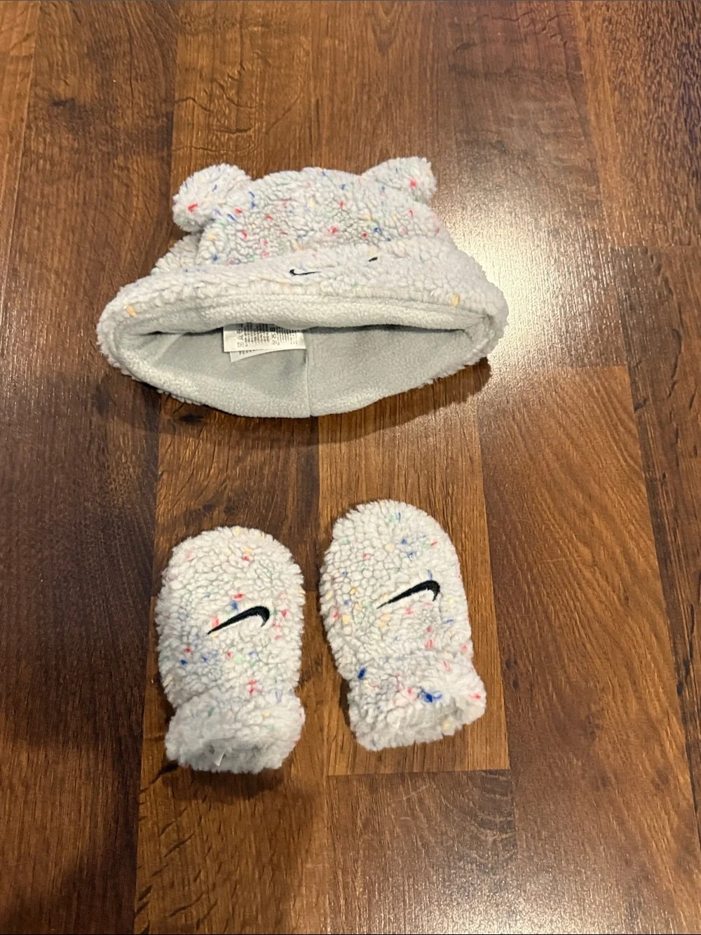 Nike cozy bear baby beanie and mittens 0-3 mos